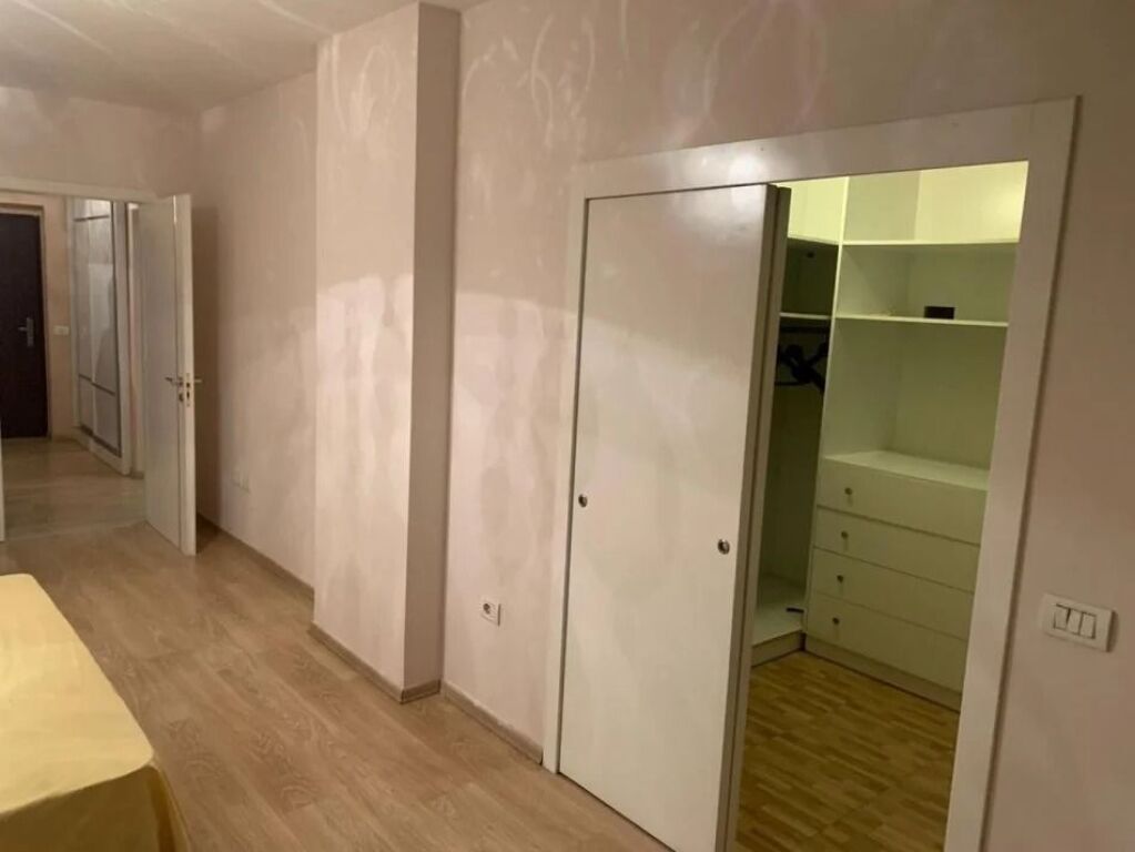 🏢Laprake,jepet me qera apartament 2+1,i mobiluar 65,000 Leke