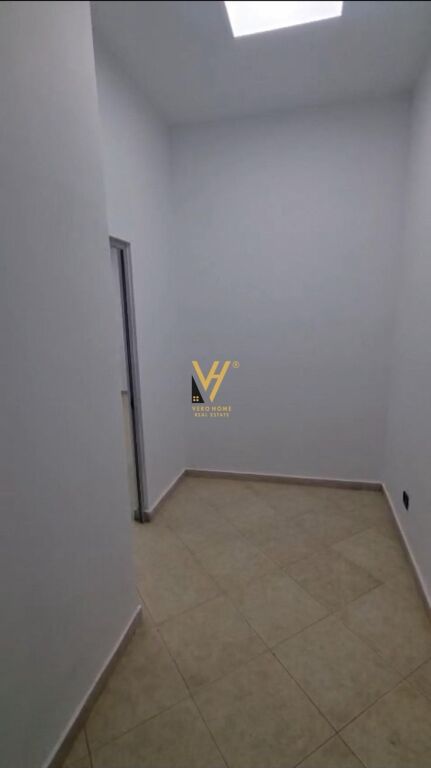 UFFICIO IN AFFITTO 80 M2 A MYSLYM SHYRI 96.000 LEKE