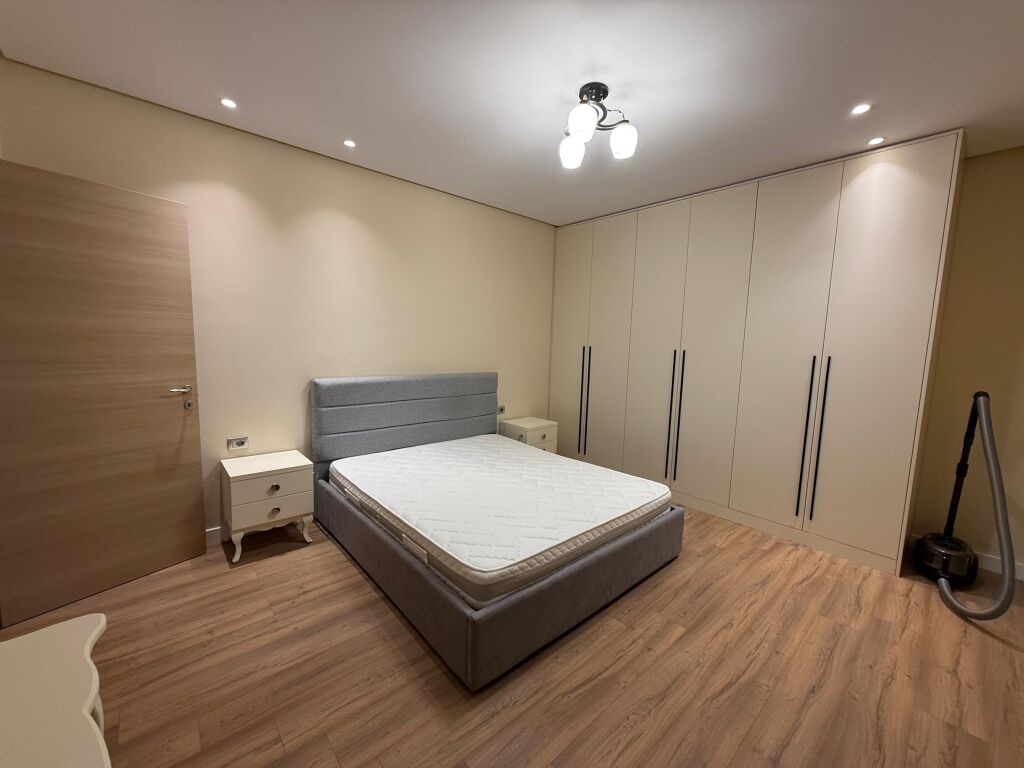 Apartment 1+1 for rent at Pazari I ri!