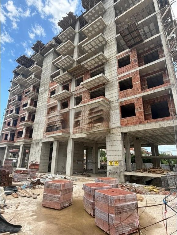 Shitet apartament 1+1 fusha aviacionit 98,000 €