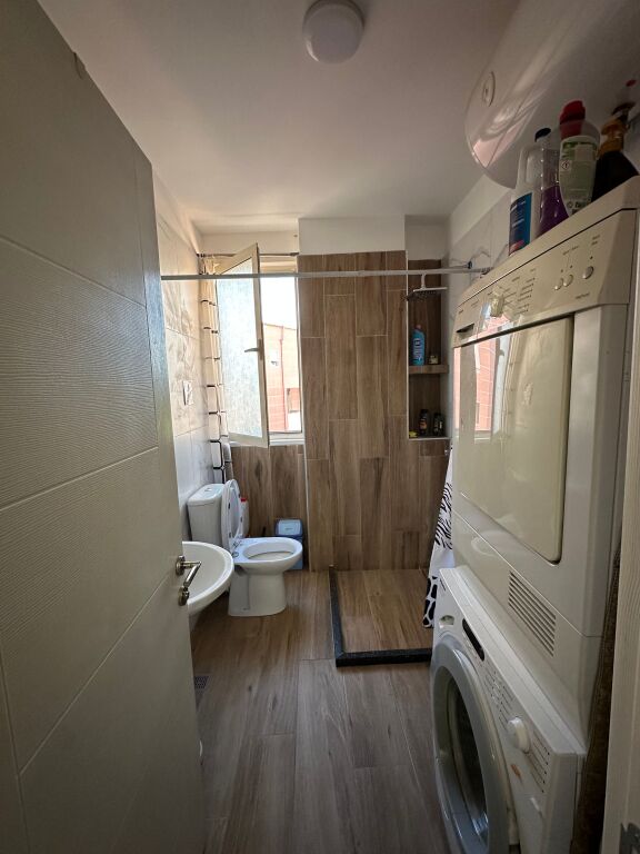 Apartament -Per qera