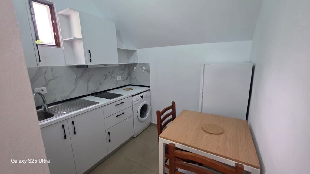 Rent | Garsoniere | Fakulteti i Ekonomise | 270 €/month