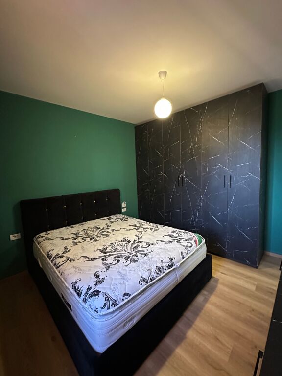 Apartament -Per qera