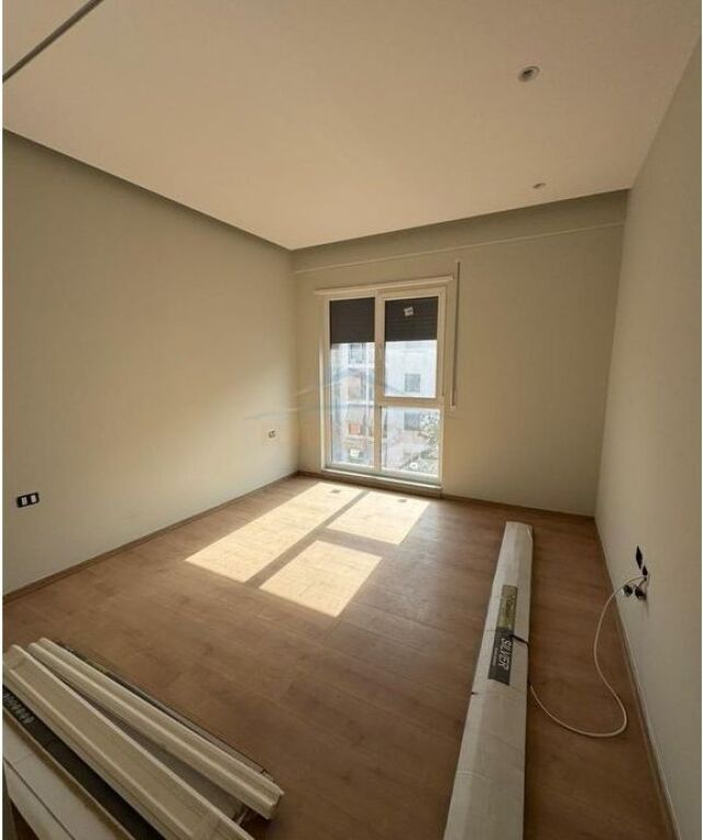 For sale, 2+1 Apartment, 5 Maji, Tirane.