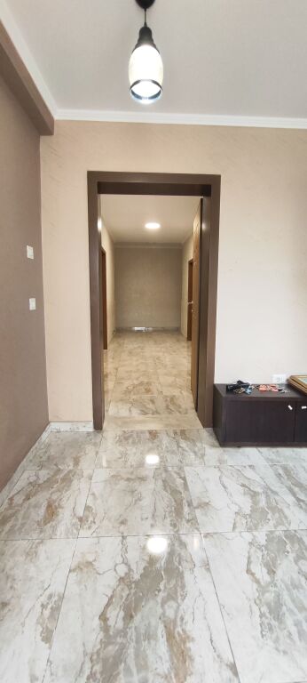 650m2 - Jepet me Qera Ambient për Zyra