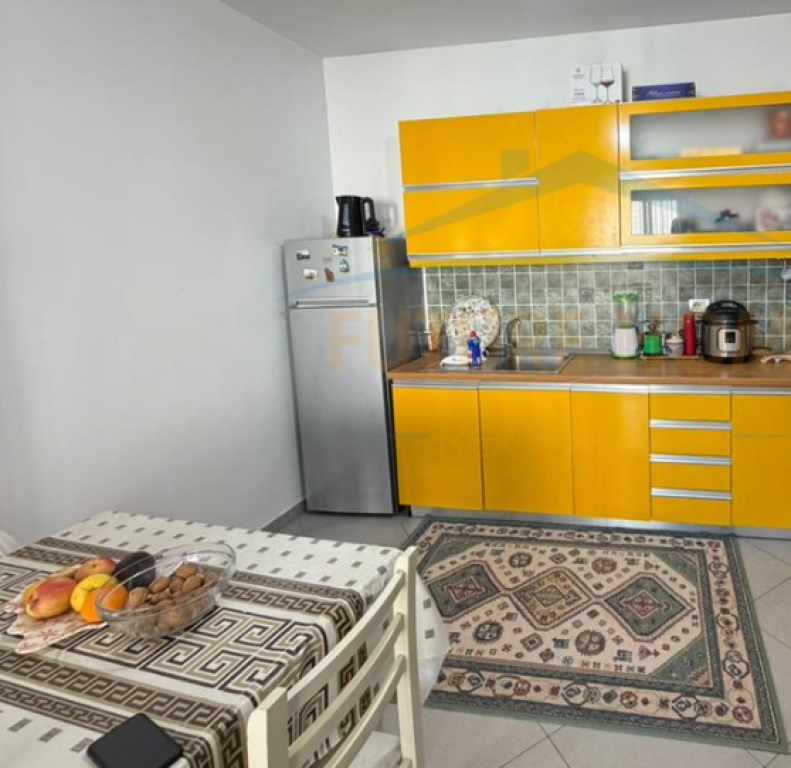 Shitet, Apartament 2+1+2, Unaza e Re, Tiranë.