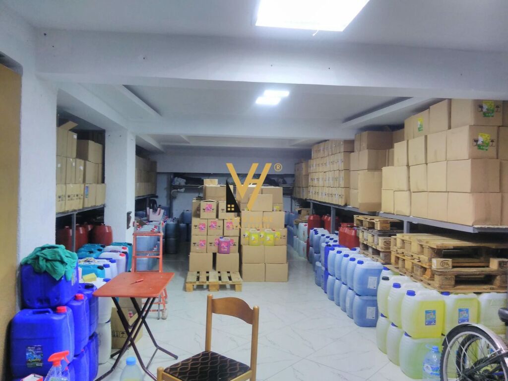 BUSINESS PREMISES 80 M2 FOR RENT IN SELITE E VOGEL 50,000 LEKE