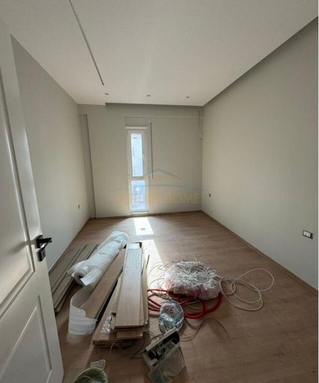 For sale, 2+1 Apartment, 5 Maji, Tirane.