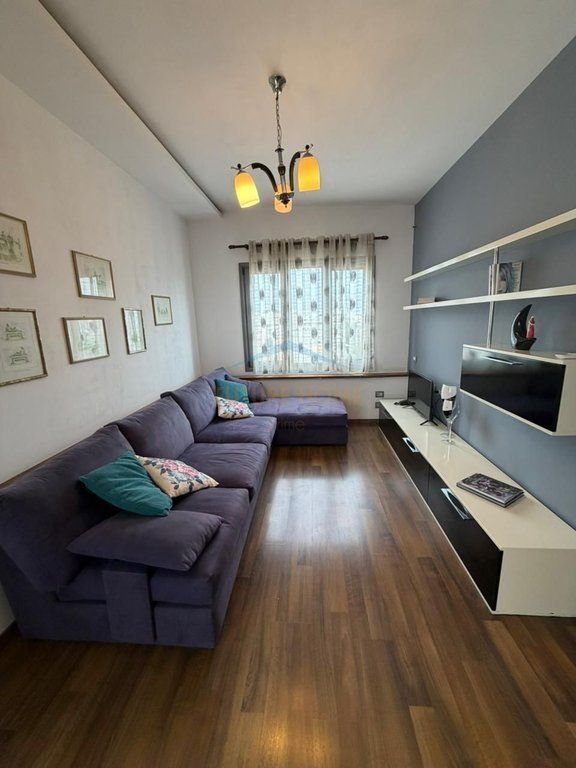 Qera , Apartament 2+1 , Pazari i Ri , Tirane