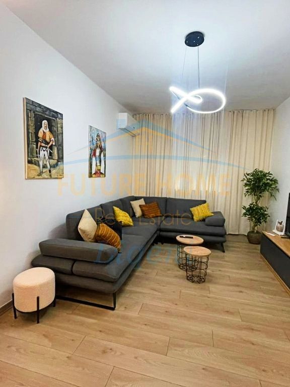 Qera, Apartament 2+1, Qendër, Tiranë.