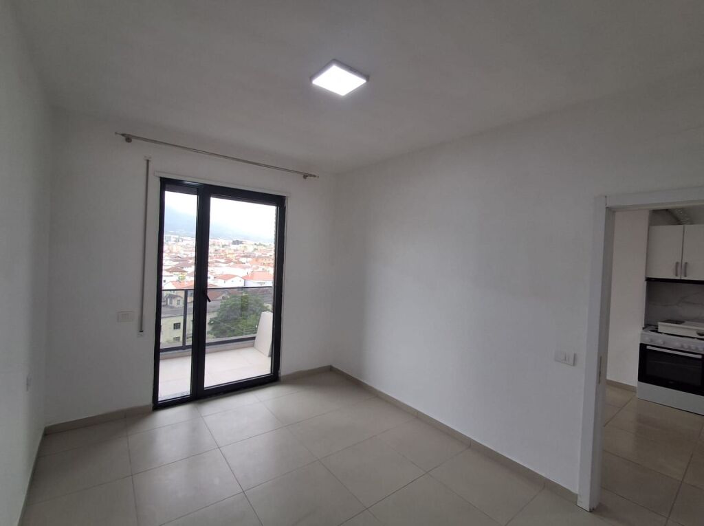 Rent | Apartament 1 + 1 | Rruga 5 Maji | 400 €/month