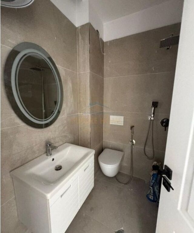 For sale, 2+1 Apartment, 5 Maji, Tirane.