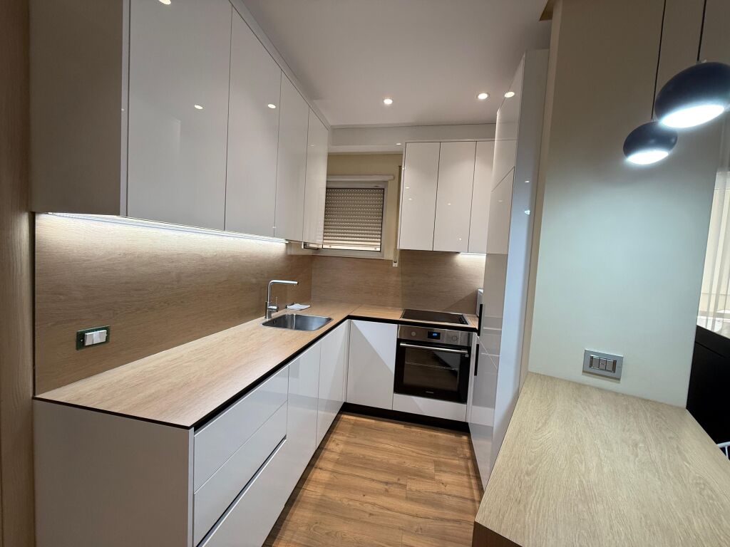 Apartment 1+1 for rent at Pazari I ri!