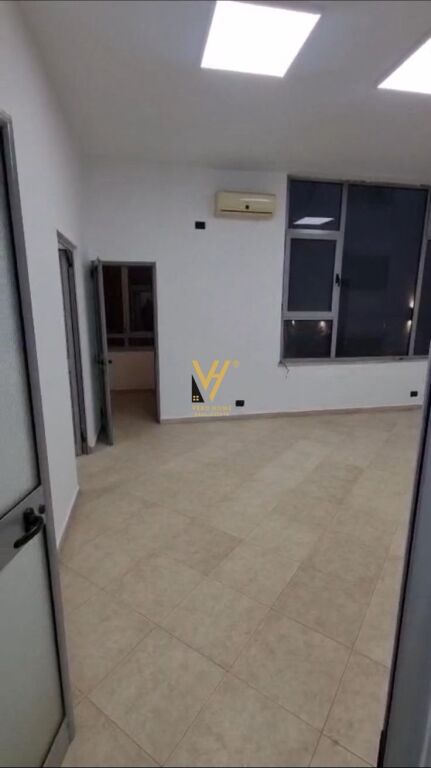 UFFICIO IN AFFITTO 80 M2 A MYSLYM SHYRI 96.000 LEKE