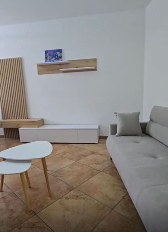 Apartament 2+1+2 me qira te rruga e Elbasanit