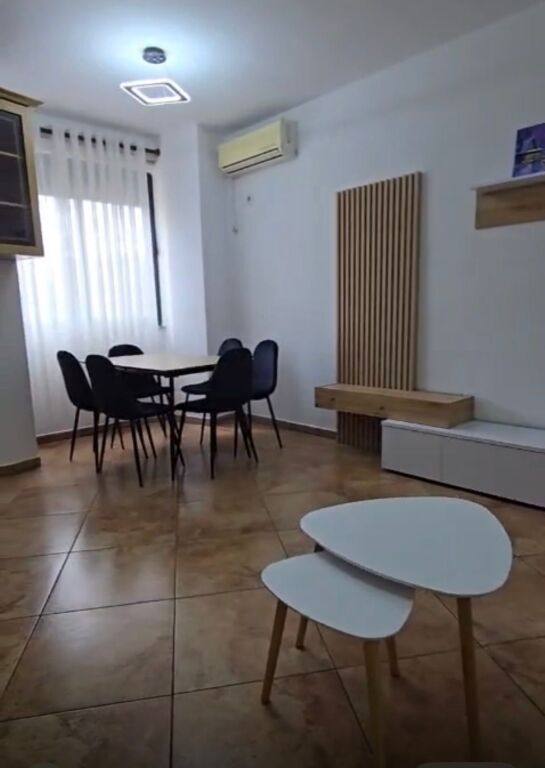 Apartament 2+1+2 me qira te rruga e Elbasanit