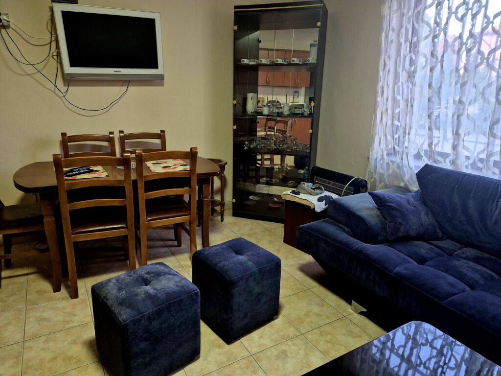 🏢Laprake, near the “Aleks Buda” Gymnasium, a 1+1 furnished apartment is for rent. 45,000 Leke