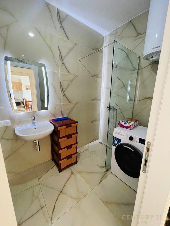 Tek Arlis Prane Farmacise 10 Japim Apartament 1+1 Me Qira! 500 € /Muaj Sip. Totale  72m2