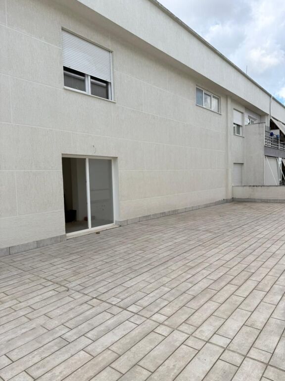 APARTAMENT 2+1 ME VERANDE PER SHITJE PRANE KIKA 2