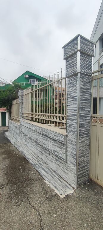 650m2 - Jepet me Qera Ambient për Zyra