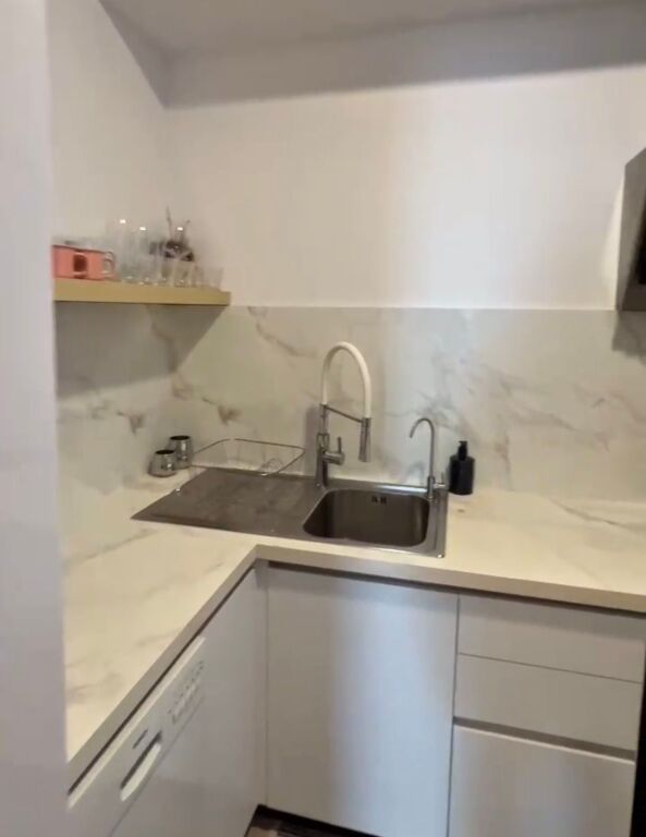 Apartament 3+1 per shitje tek Jordan Misja!