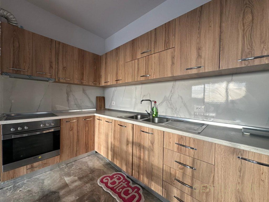 Tek Arlis Prane Farmacise 10 Japim Apartament 1+1 Me Qira! 500 € /Muaj Sip. Totale  72m2