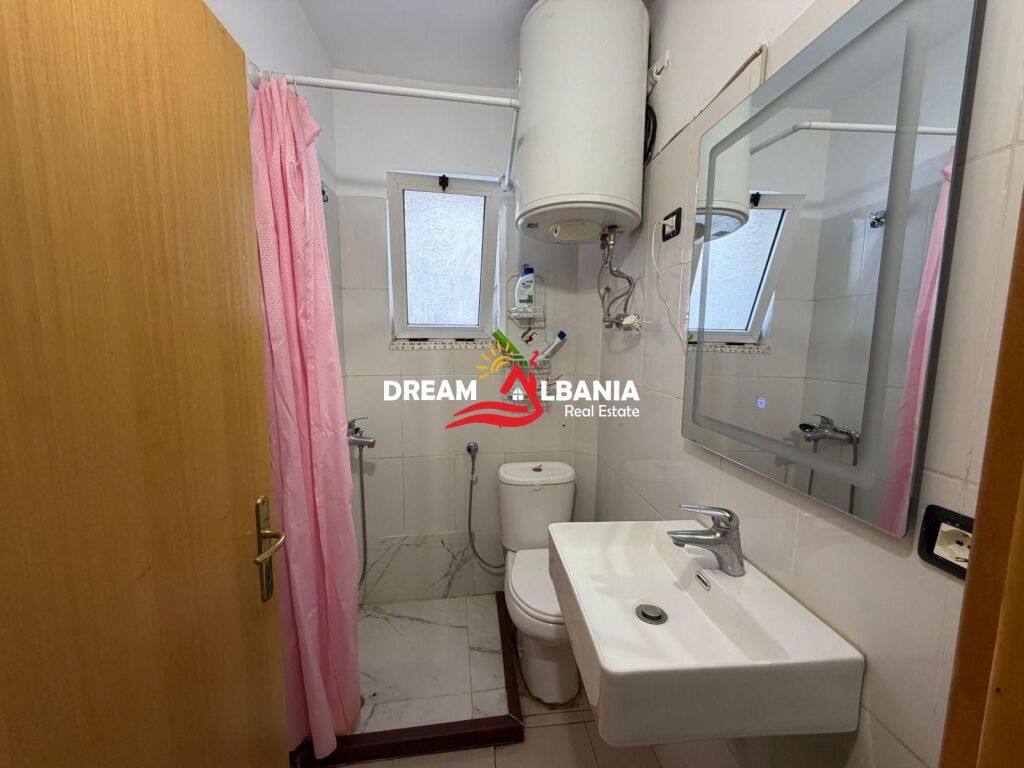 Jepet me qera apartament 1+1 me verande tek rruga Fortuzi (ID 42111570)