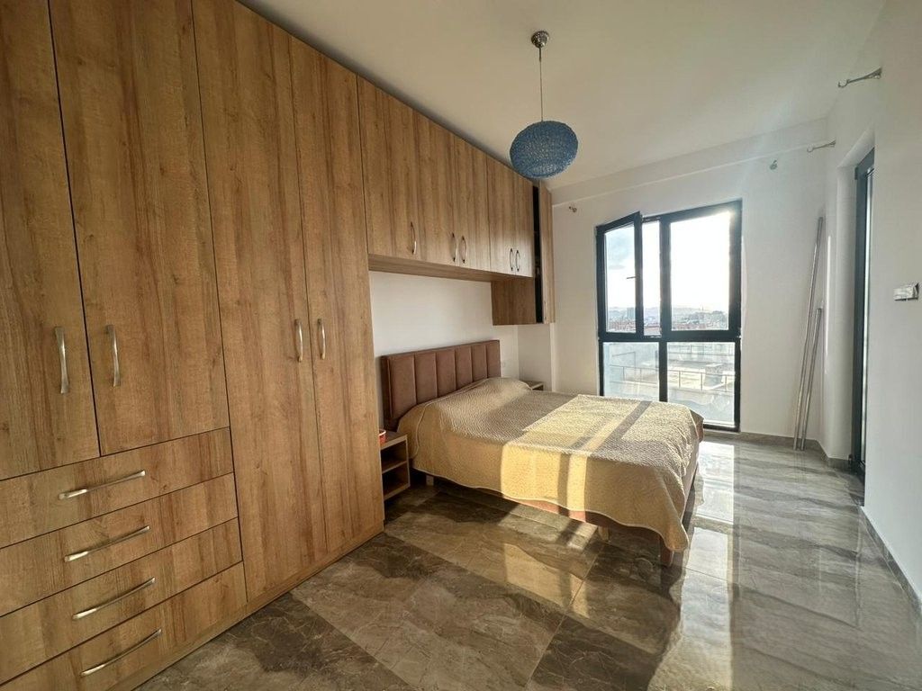 Tek Arlis Prane Farmacise 10 Japim Apartament 1+1 Me Qira! 500 € /Muaj