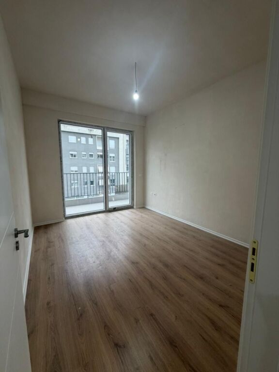 Shesim Apartament 3+1+2 Bega Komune Parisit