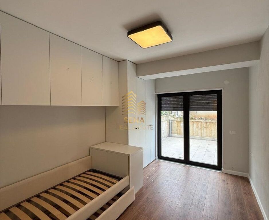 Shitet, Apartament 3+1+2+D+Verande, Rezidenca Kodra e Diellit II, 330.000 Euro