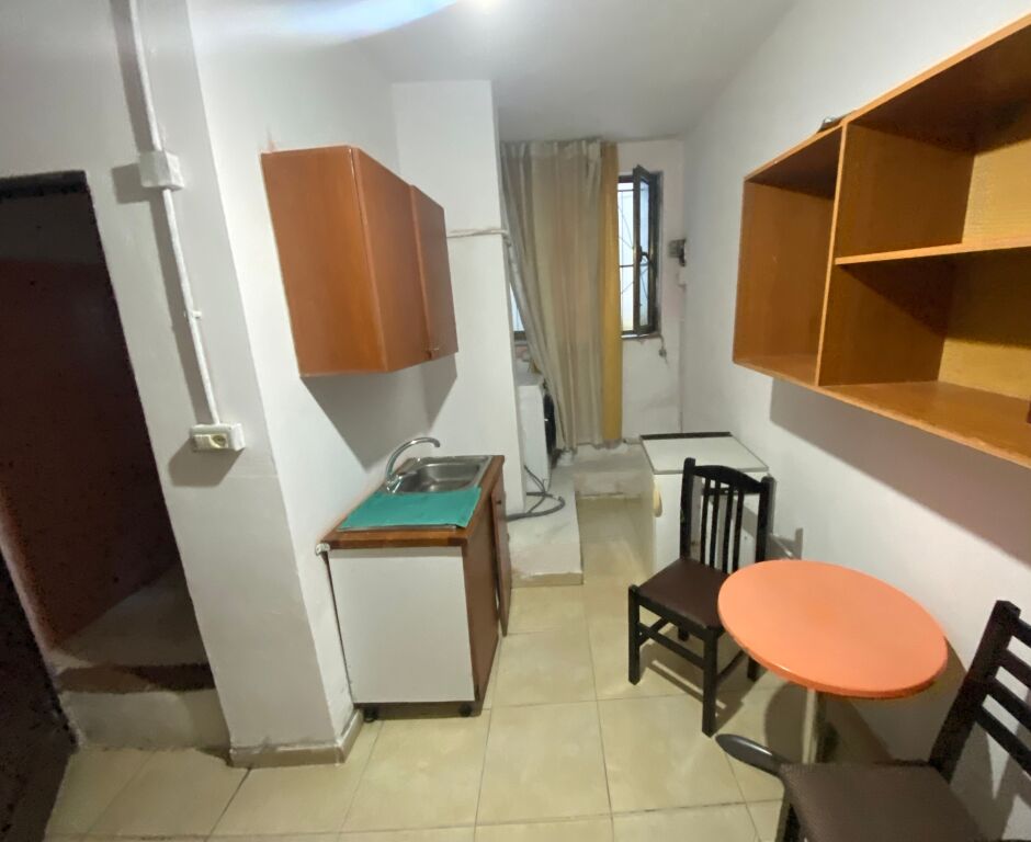 🏠 Studio apartment for rent at the former Electric Market, Tirana