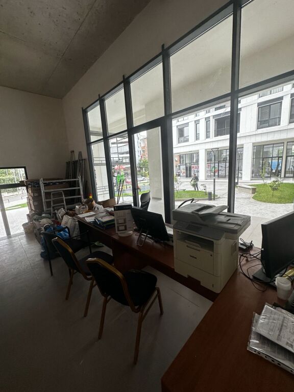 SHOP FOR RENT 100M2 PARIS COMMUNE