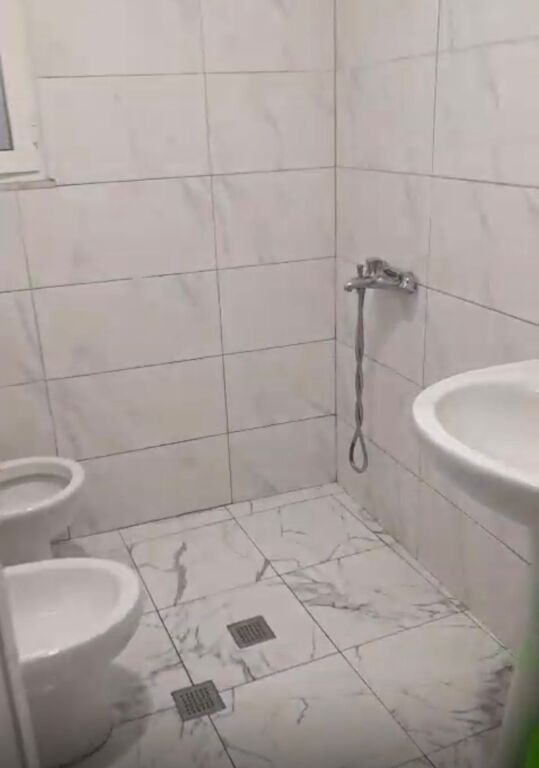 Rent | Shtëpi private 1 + 1 | Rruga 5 Maji | 300 €/month