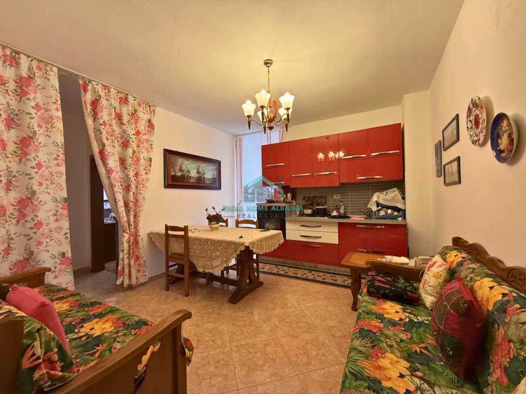Apartament 1+1 për Shitje – Bulevard, Vlore.