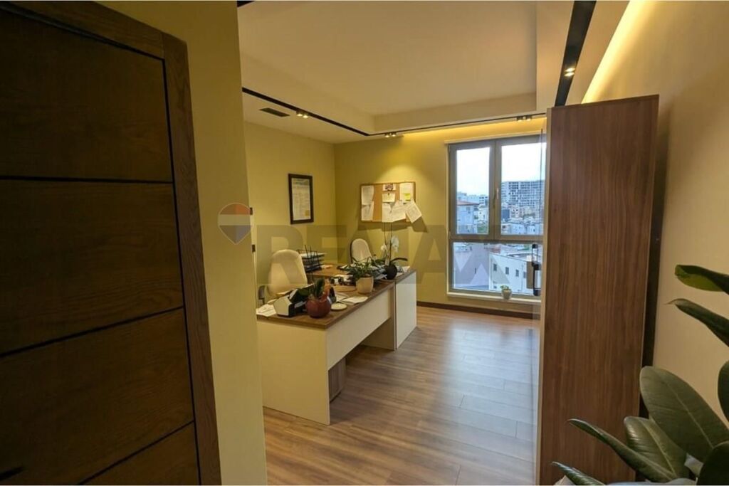 2+1+2 Environment for Office Center