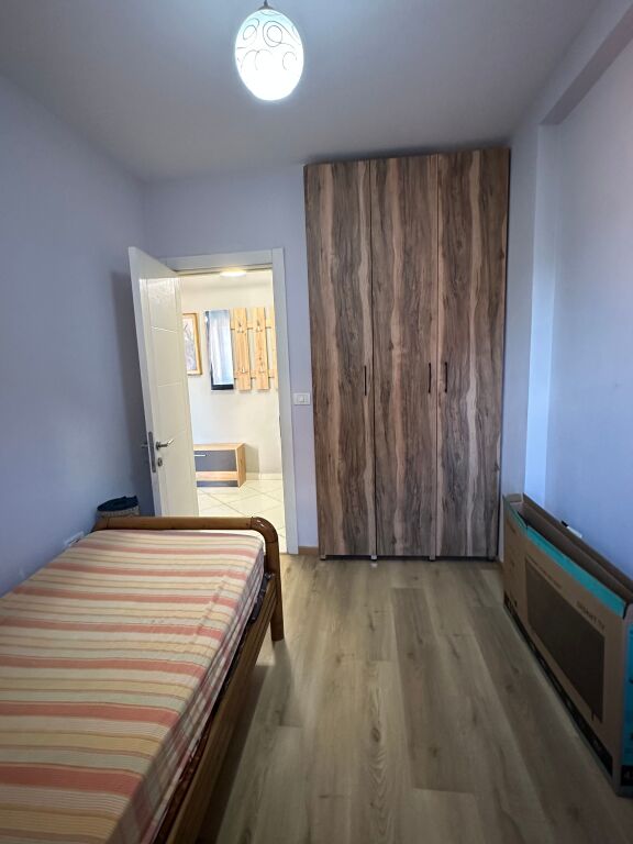 Apartament -Per qera