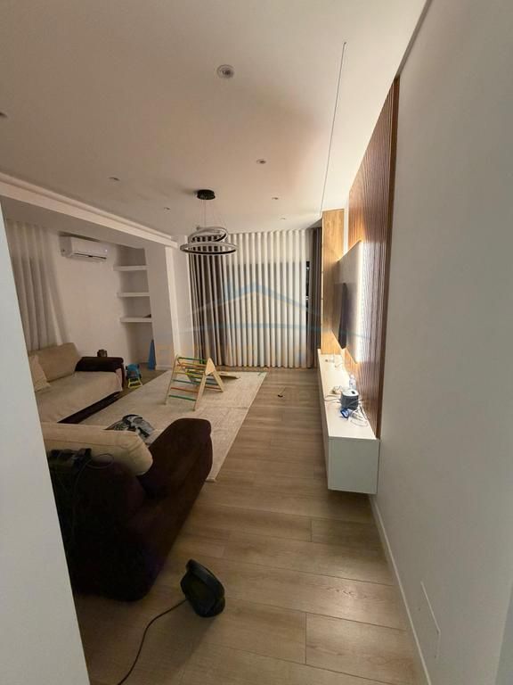 Qera, Apartament 2+1+2+ Post Parkimi, Rezidenca "Kodra e Diellit", Tiranë 1,100 €