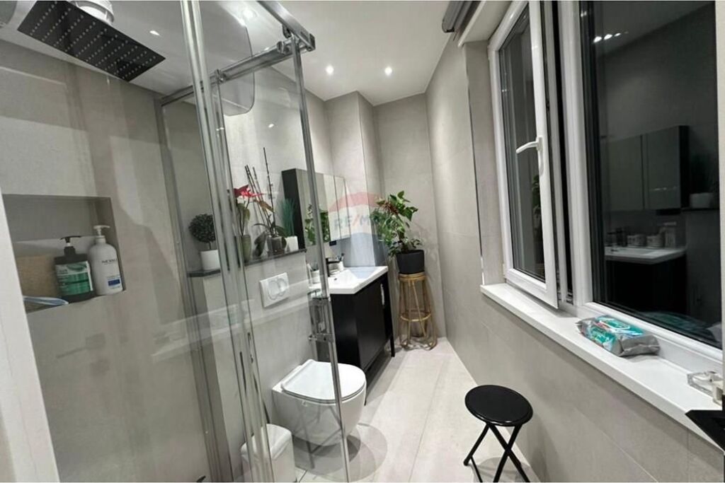 Apartment 2+1+2 for rent at Shallvaret