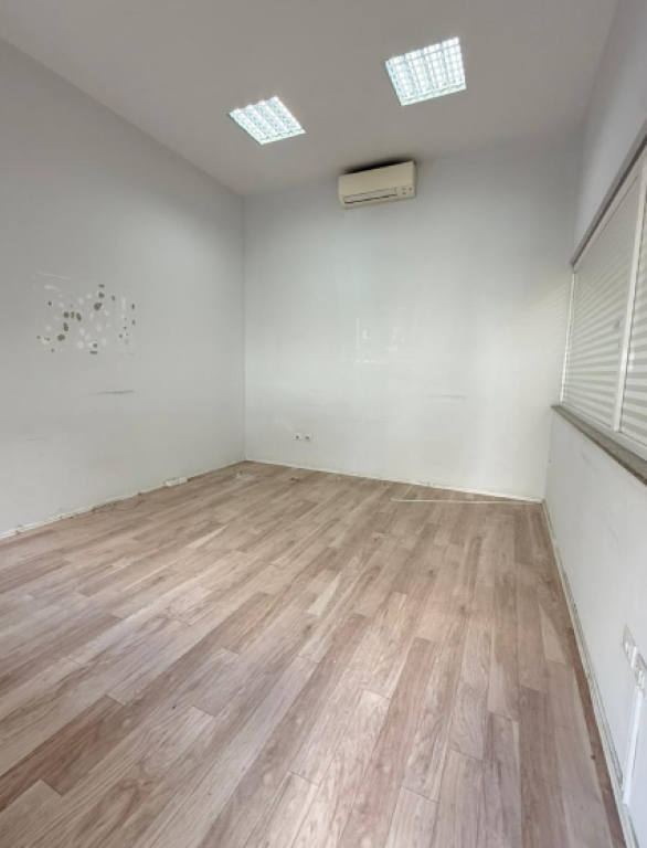 OCCASION – Space for Rent at Kika 2
