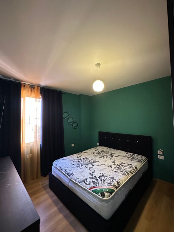 Apartament -Per qera