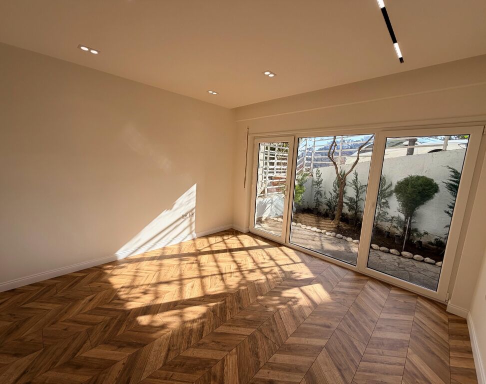 Apartament 1+1 me oborr tek Rezidenca Kodra e Diellit 1 (zgjatimi)!
