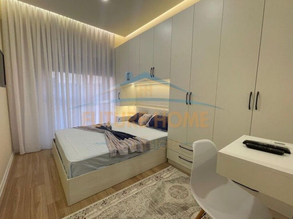 In vendita, Appartamento 1+1, Via Jordan Misja, Tirana
