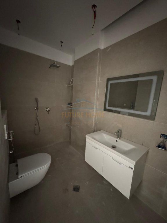 SHITET APARTAMENT 2+1 TEK 5 MAJI