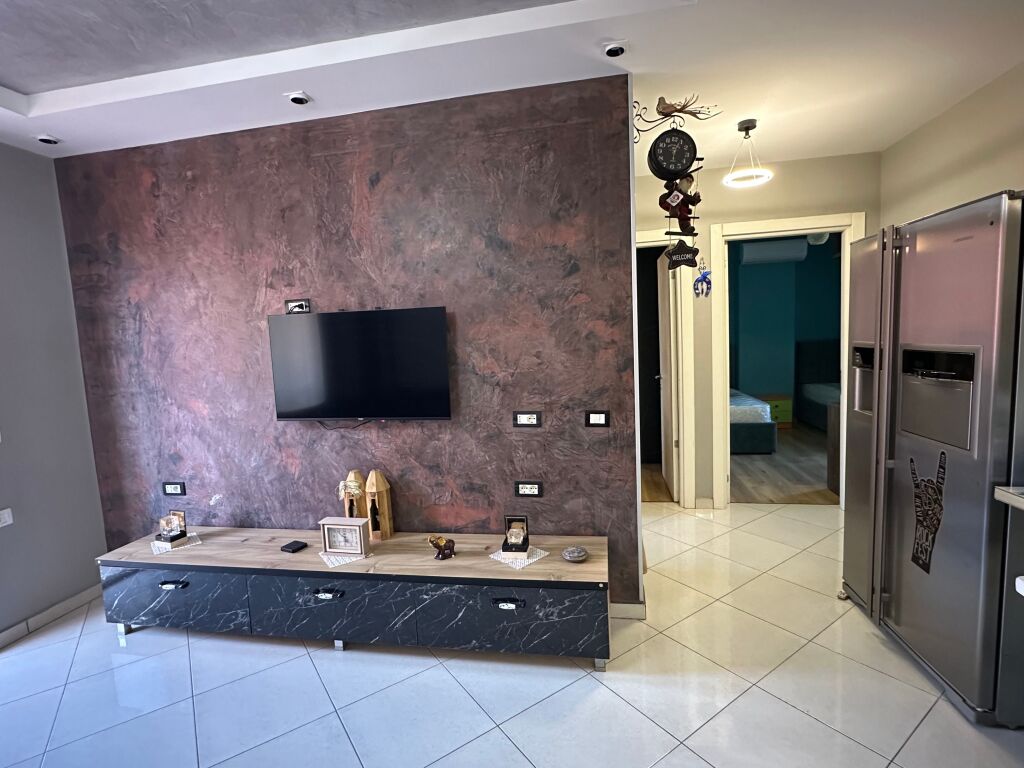 Apartament -Per qera