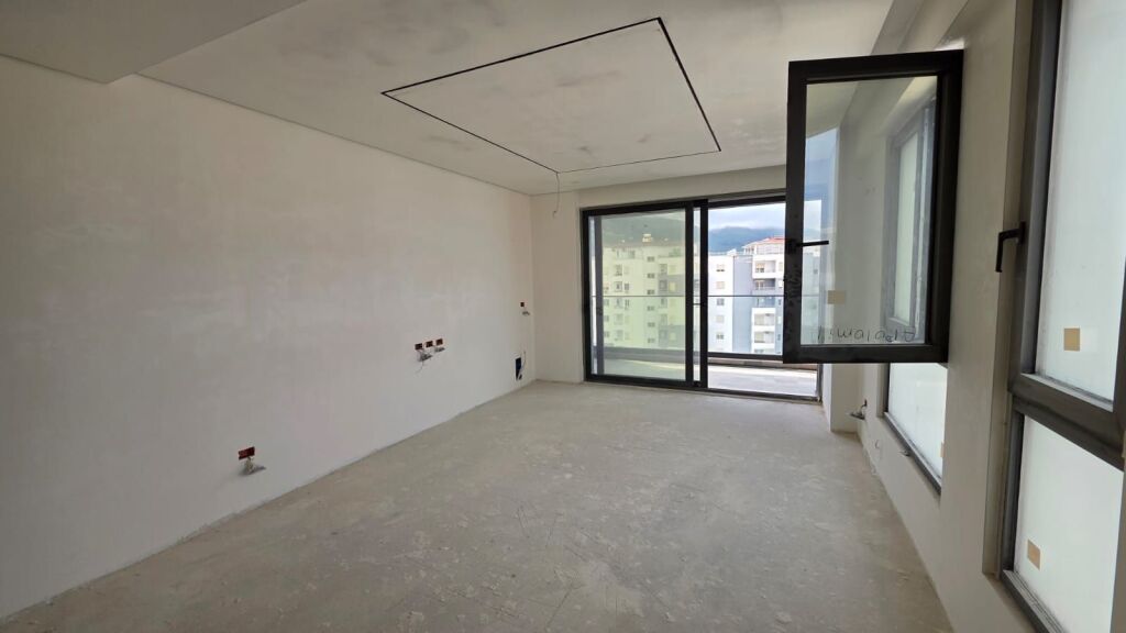 Apartment 2+1+2 for Sale, near Marine School, Vlore