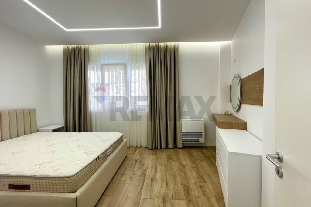 Modern apartment near the Zoo!