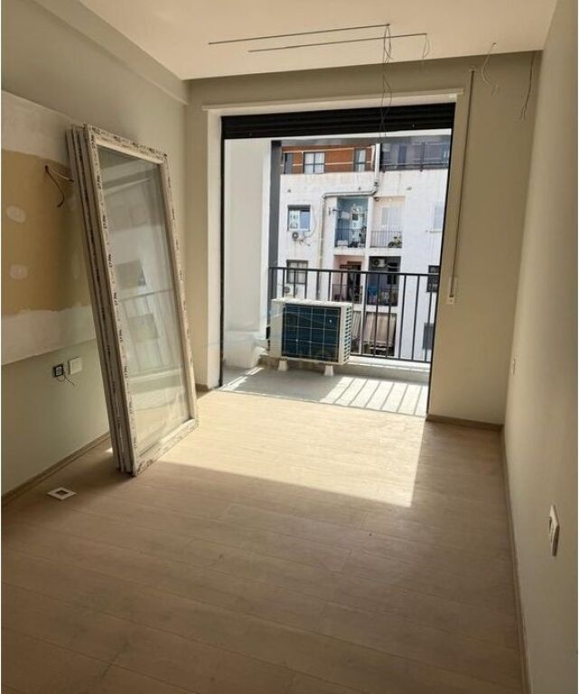 For sale, apartment 1+1, 5 Maji, Tirana.