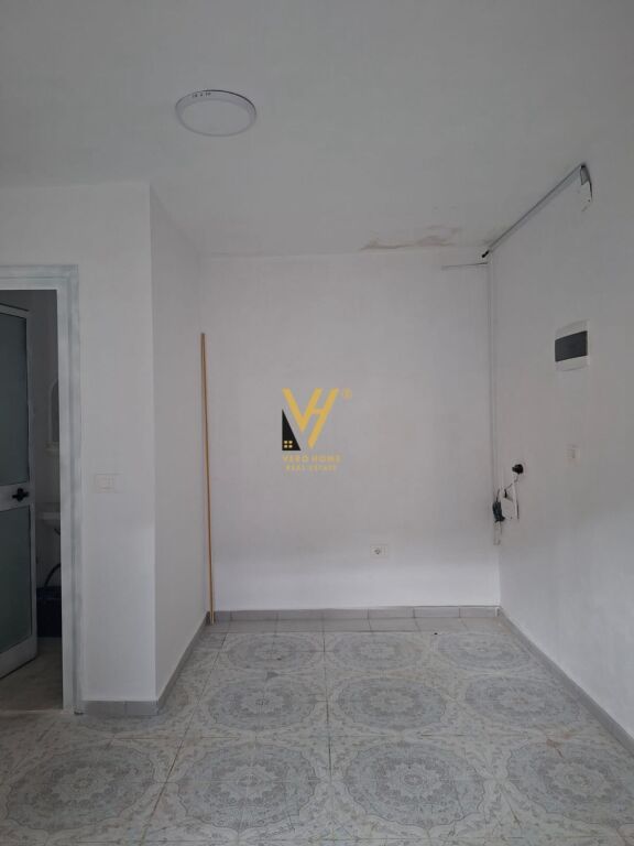 SHOP 20 M2 FOR RENT IN SELITE 35,000 LEKE