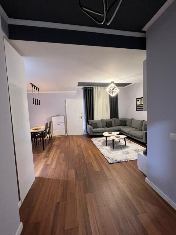 Apartament 2+1 per qira te Liqeni i Thate