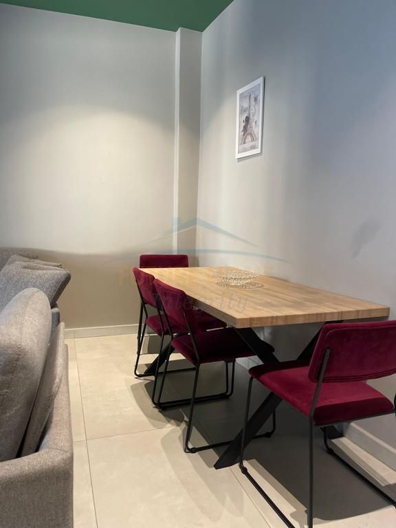 Qera, Apartament 1+1+Post parkimi, Rruga e Dibrës, Tiranë. 500 €